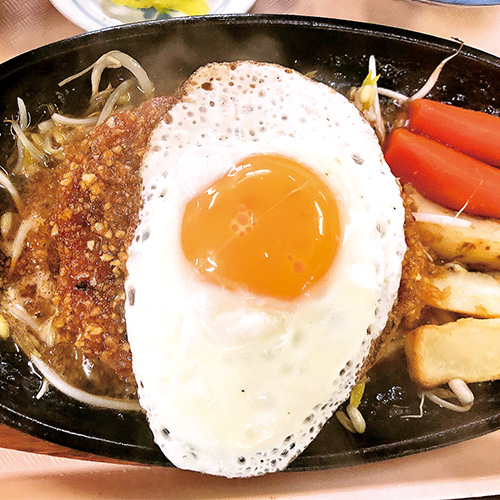目玉焼きバーグ定食